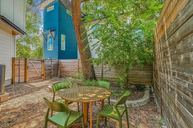 Building Photo - 3507 Oak Springs Dr