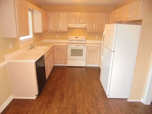 Building Photo - 92 Mosswood Ct