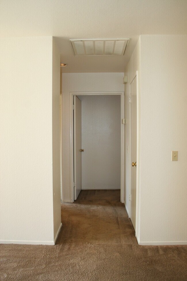Building Photo - 8600 White Rock Dr