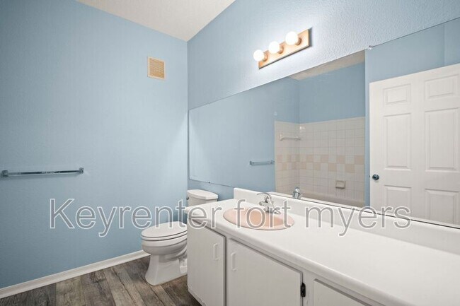 Building Photo - 11530 Villa Grand