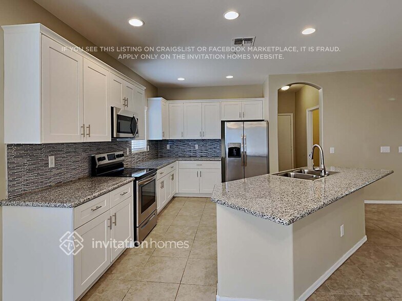 Building Photo - 14210 W Hearn Rd