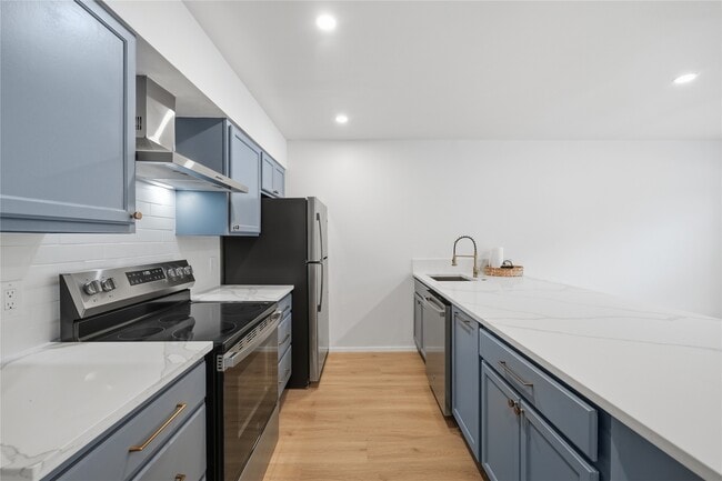Building Photo - 1405 Shadowdale Dr