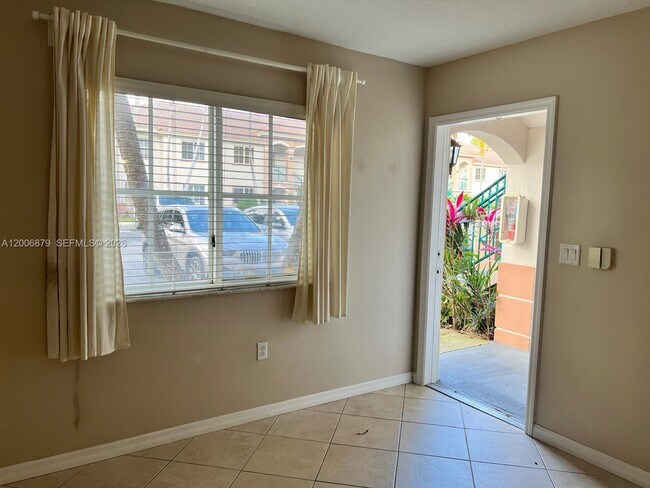 Building Photo - 1250 SE 31st Ct