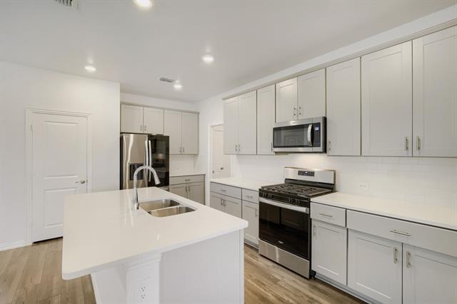 Building Photo - 2017 Pine Stone Ln