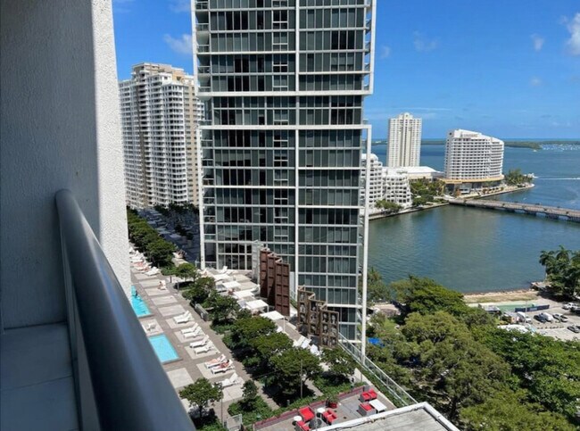 Building Photo - 485 Brickell Ave
