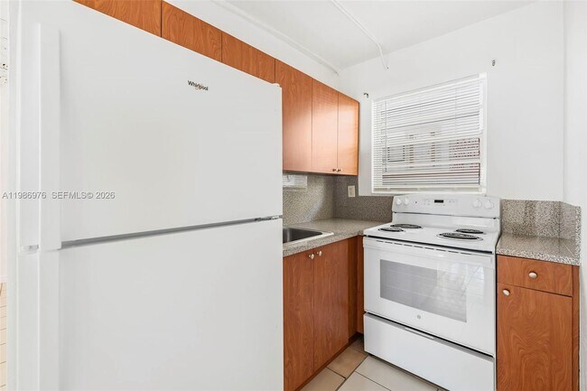 Building Photo - 5730 NW 38th St