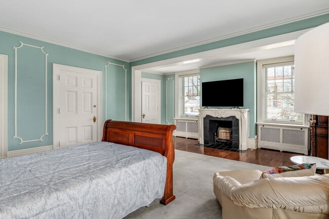 Building Photo - 5135 Ellsworth Ave