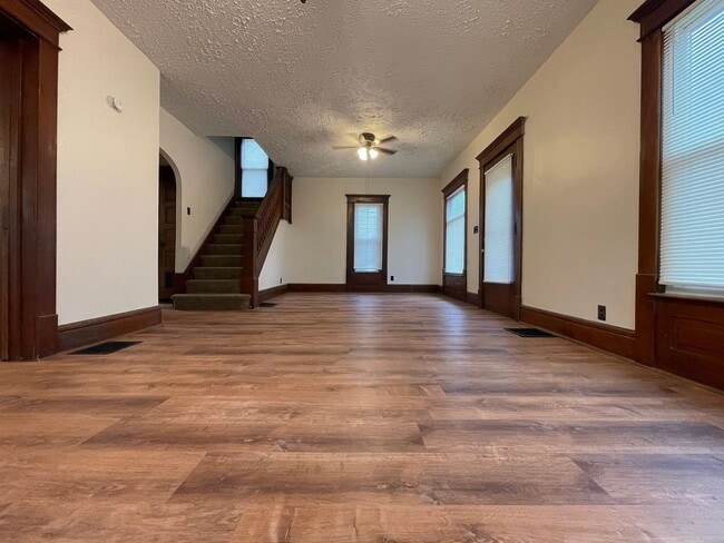 Building Photo - Large Four Bedroom Home