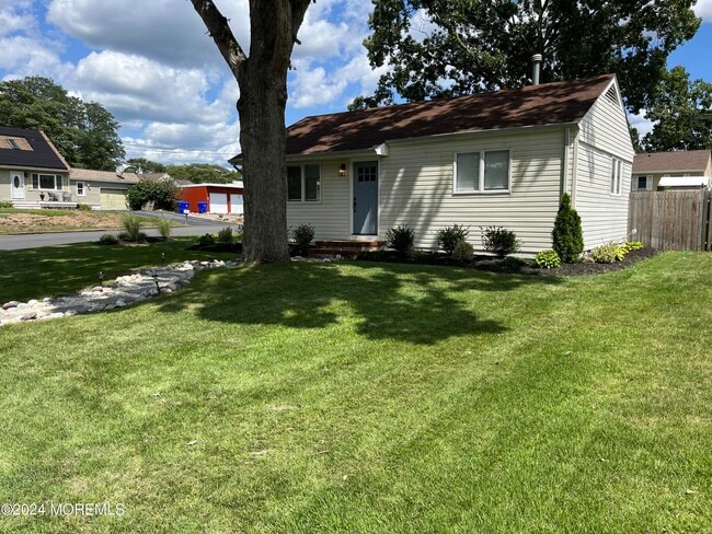Building Photo - 3915 Smith Dr