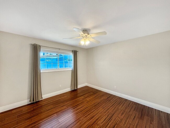 Building Photo - Charming & Spacious 3BD/2BA House in Clair...