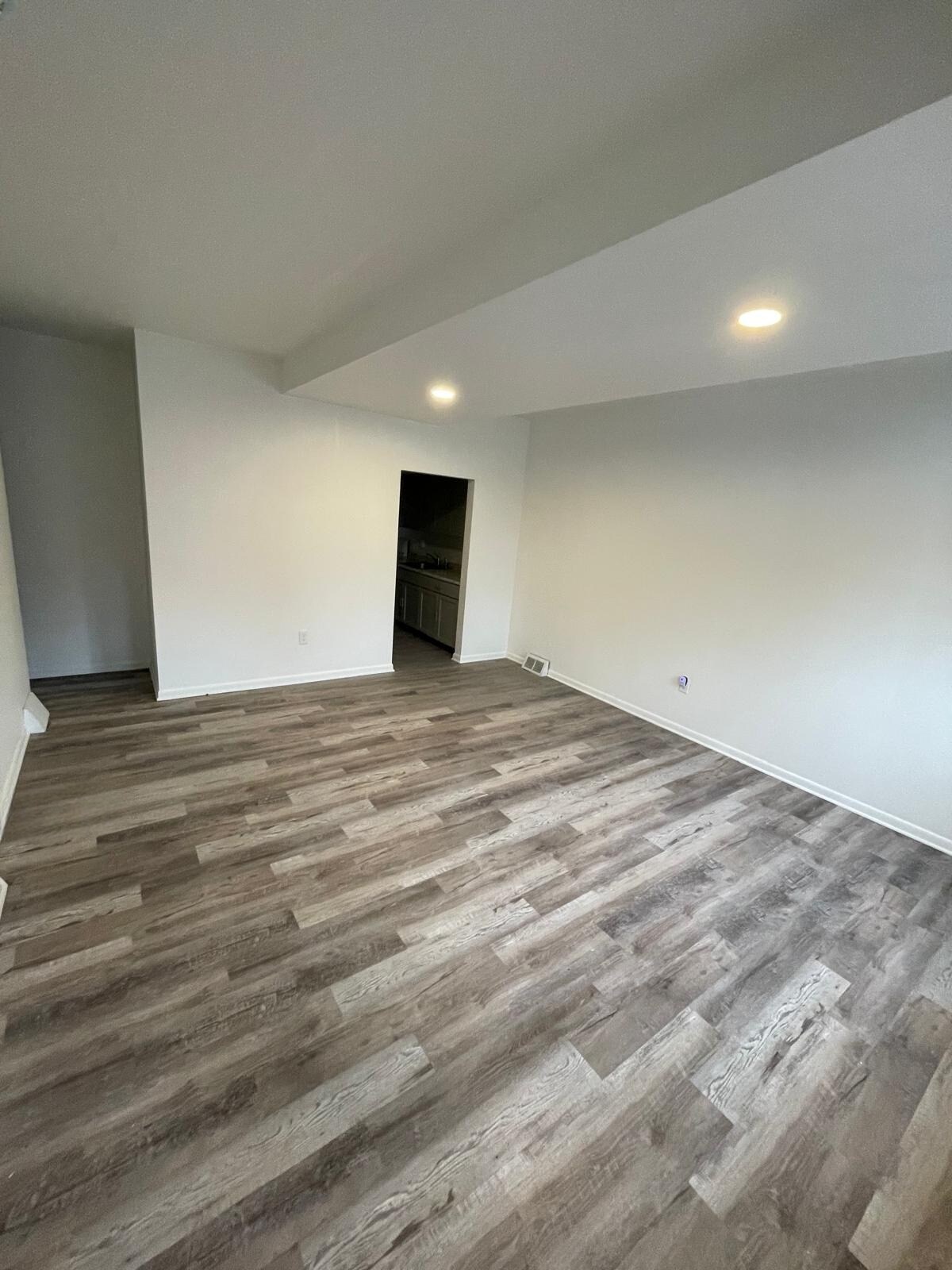 Building Photo - 1382 Center Ave