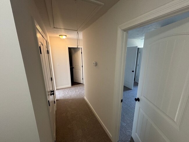 Building Photo - Move-In Ready Rental with Private Fenced Backyard