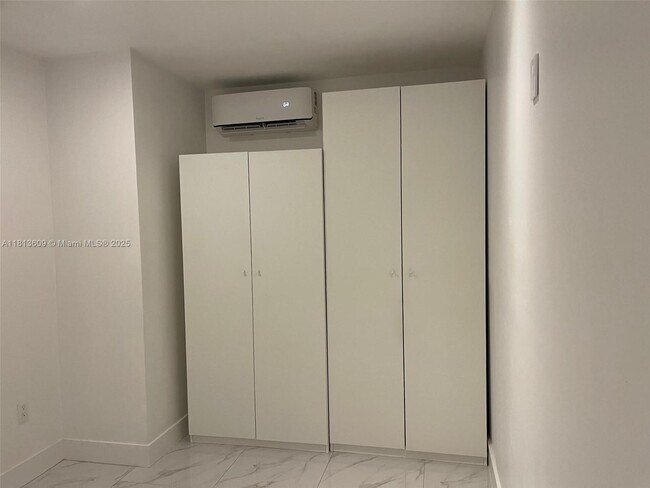 Building Photo - 3340 SW 139th Ave