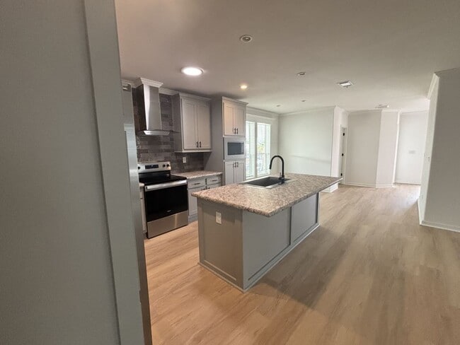 Building Photo - 980 E Nogoya Ave