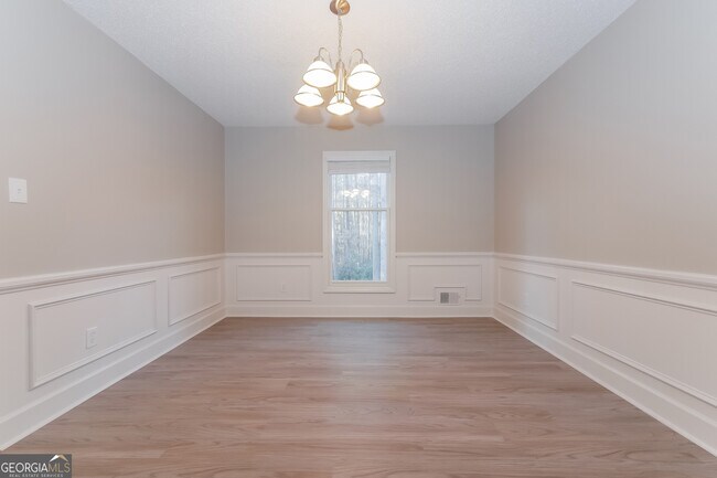 Building Photo - 325 Derby Dr