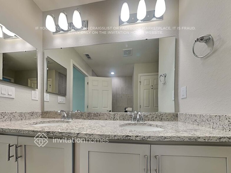 Building Photo - 146 St Thomas Dr