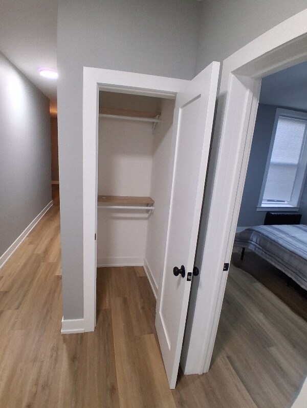 Building Photo - 3422 W Dickens Ave