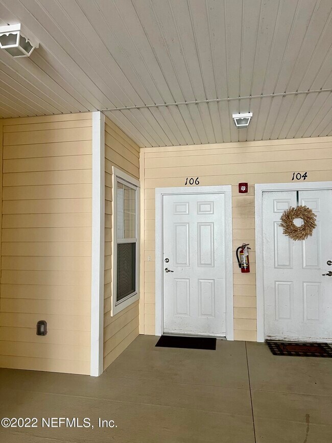 Building Photo - 4990 Key Lime Dr