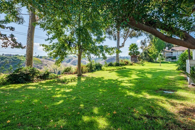 Building Photo - 4015 Camino Lindo
