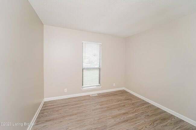 Building Photo - 10603 Turf Ct