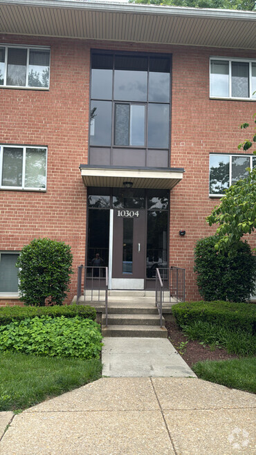 Building Photo - 10304 Rockville Pike