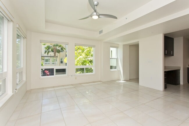 Building Photo - Wonderfully located - Three bedroom two ba...