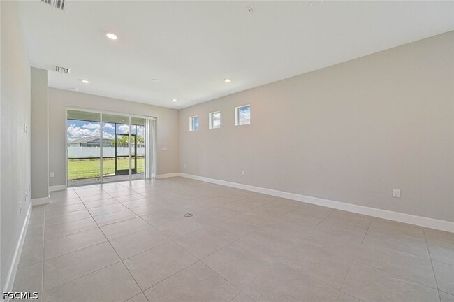 Building Photo - 42218 Edgewater Dr