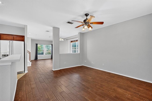 Building Photo - 319 Bandstand Ln