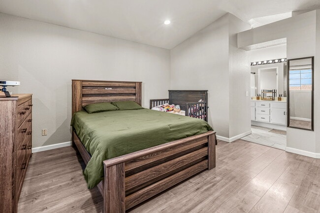Building Photo - 44570 Johnston Dr