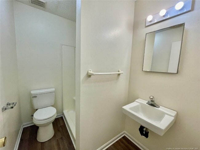 Building Photo - 3241 Willard Dr