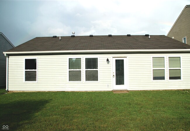 Building Photo - 8331 S Evening Dr