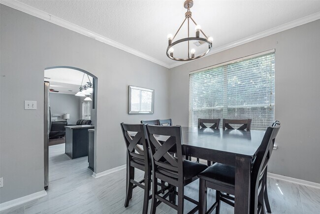 Building Photo - 3306 Autumn Forest Dr