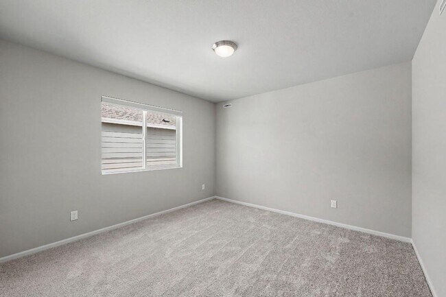 Building Photo - 15065 Iverson Lp SE