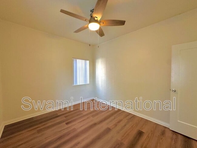 Building Photo - 2080 Chestnut Ave