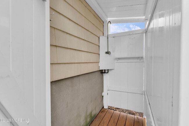 Building Photo - 7 Anderson St