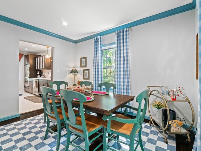 Building Photo - 3815 Ellendale Rd