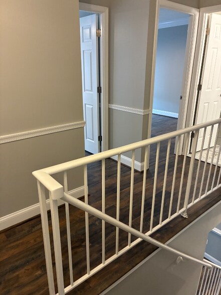 Building Photo - 6165 Green Hollow Ct