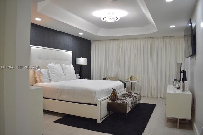 Building Photo - Northwest 107th Place, Doral, FL 33178 - 4 BR 3 BA single-family home