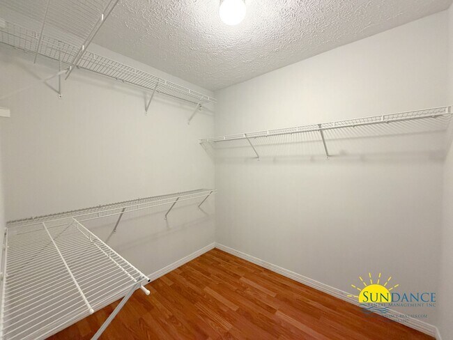 Building Photo - Great 2 Bedroom Townhouse in Fort Walton!