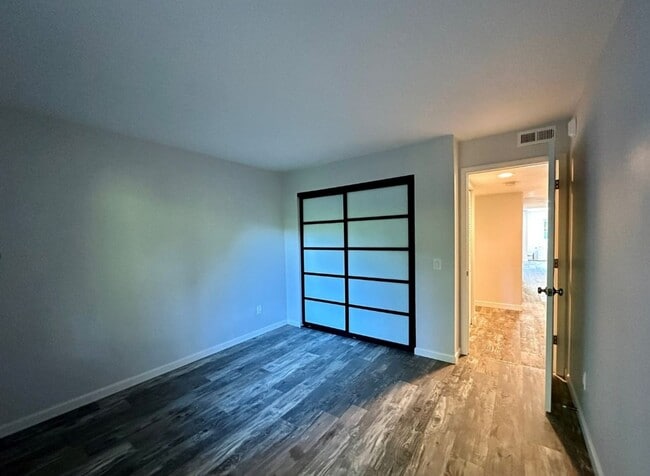 Building Photo - 2bd/1.75ba Kirkland Condo