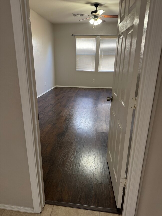 Building Photo - 8712 W Hammond Ln