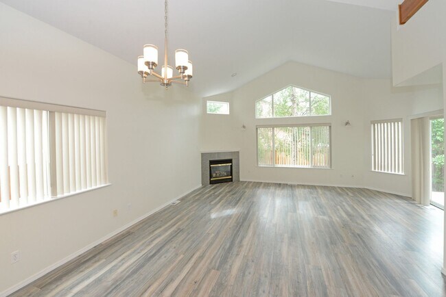 Building Photo - 264 Dailey Ave