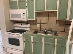 Building Photo - 57 W Vine St