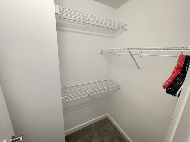 Building Photo - Matlock Townhomes 2 bedroom unit, close to...