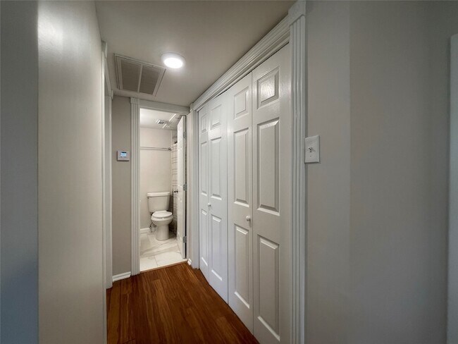 Building Photo - 1502 Heights Blvd