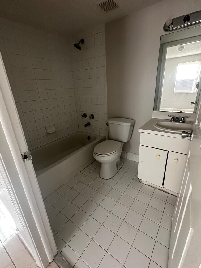 Building Photo - 2421 NW 56th Ave