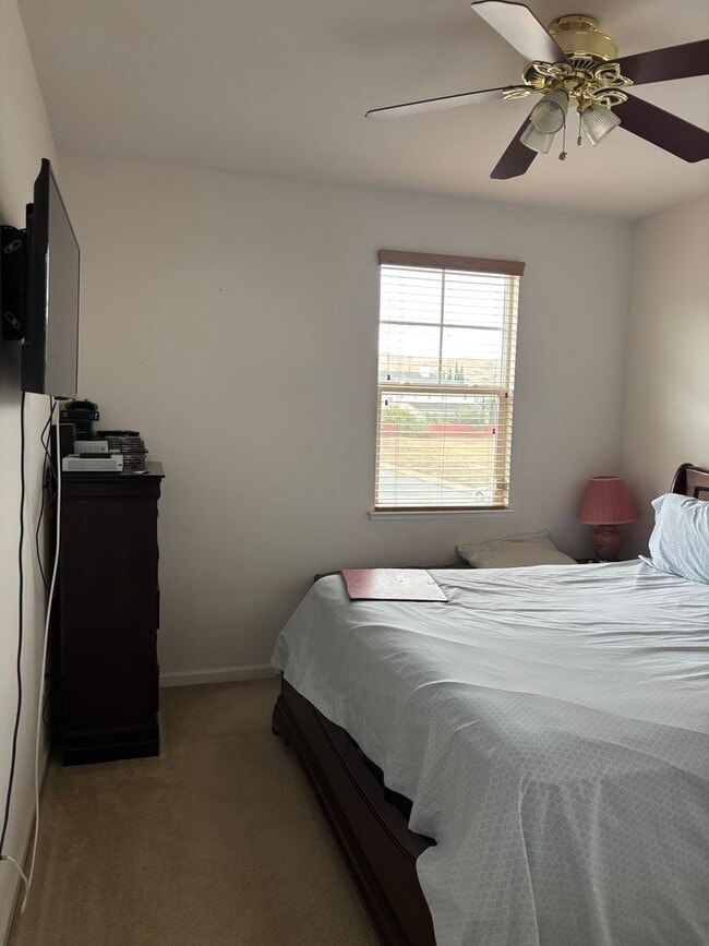 Building Photo - Pittsburg 4 bd, 2.5 ba charming home in excellent location!