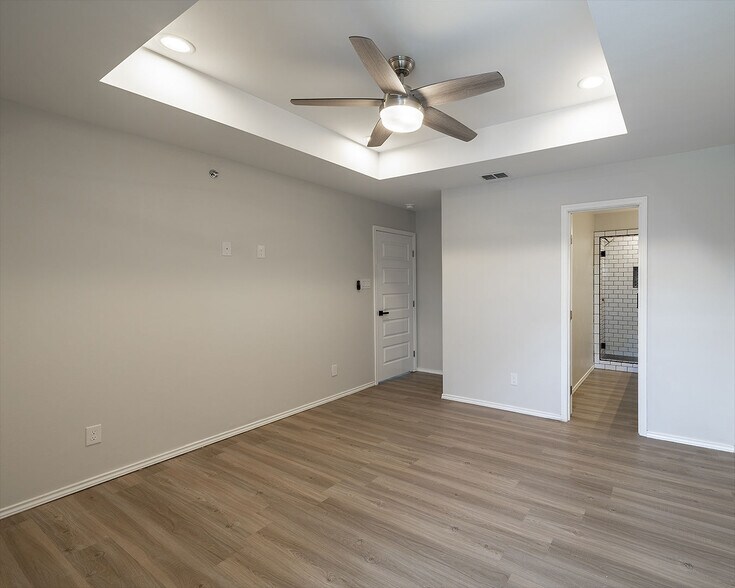 Building Photo - 1308 W Fig Ave