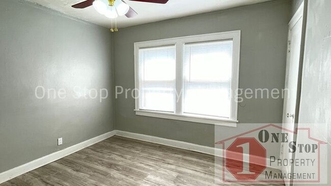 Building Photo - Beautiful 3 Bedroom 1.5 Bathroom in Kansas...