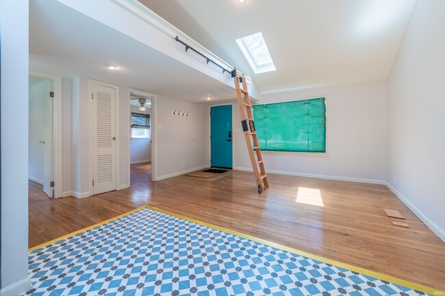 Building Photo - 2605 S Bryan St